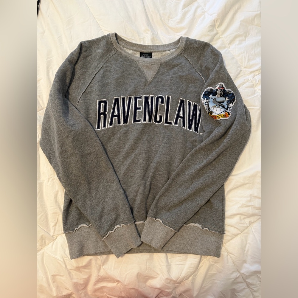 Harry Potter Ravenclaw Gray Crewneck Sweatshirt Universal Studios